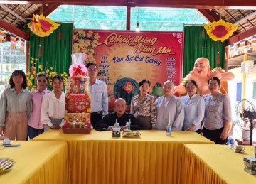 H.Tân Phú Đông: Ban Tôn giáo tỉnh thăm và chúc tết Ban Trị sự Phật giáo