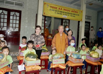 H.Gò Công Tây: Tịnh xá Ngọc Đồng tổ chức “Xuân yêu thương” cho học sinh và bà con vui xuân đón Tết Quý Mão