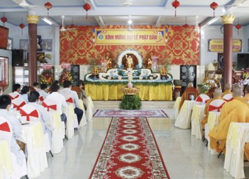 TX.Gò Công: Phật giáo thị xã trang nghiêm tổ chức Đại lễ Phật đản PL.2566