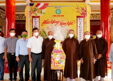 H.Gò Công Tây: Lãnh đạo các ban ngành thăm và chúc Tết chư Tôn đức Ban Trị sự Phật giáo huyện