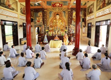 H.Gò Công Tây: Khóa tu Bát Quan Trai định kỳ tại chùa Linh Sơn
