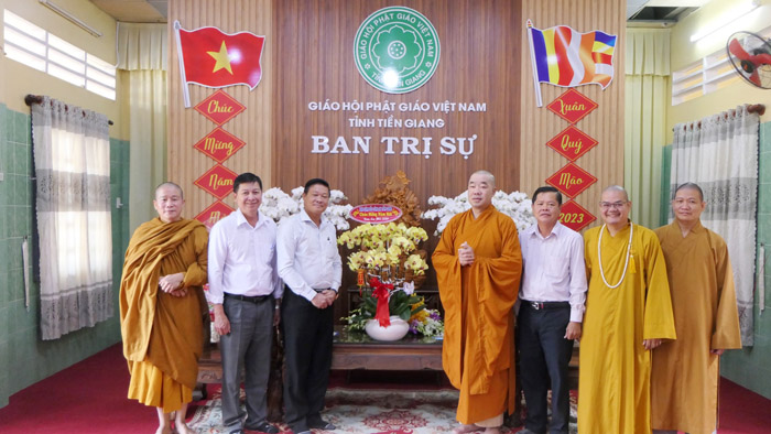 Tiền Giang: Ban Giám đốc Công an tỉnh chúc Tết chư Tôn đức Ban Trị sự Phật giáo nhân dịp Xuân Quý Mão