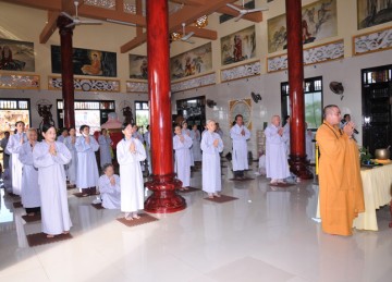 H.Gò Công Tây: Khóa tu Bát Quan Trai định kỳ tháng Tư tại chùa Linh Sơn