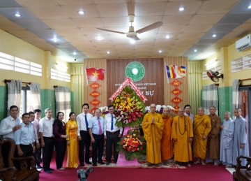 Tiền Giang: Lãnh đạo Tỉnh ủy và các Ban, Ngành chúc mừng Phật đản PL.2567