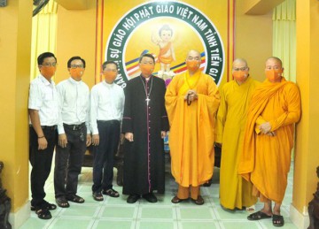 Tiền Giang: Tòa Giám mục Mỹ Tho chúc mừng Phật đản PL.2566