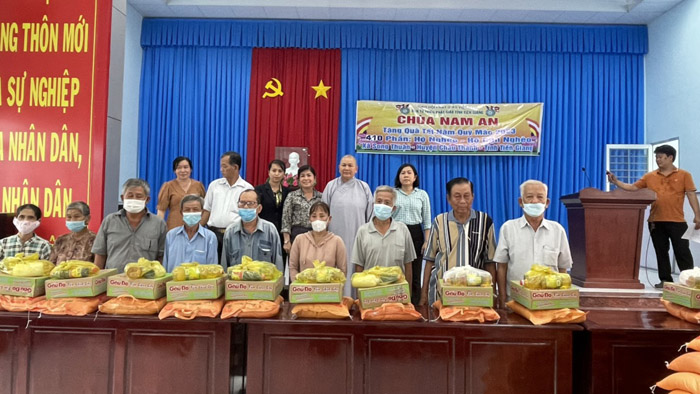Tiền Giang: Ấm áp chương trình thiện nguyện của chùa Nam An dịp Xuân Quý Mão