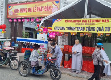 Tiền Giang: Các hoạt động từ thiện của Phân ban Ni giới tỉnh hướng về Kính mừng Phật đản PL.2566