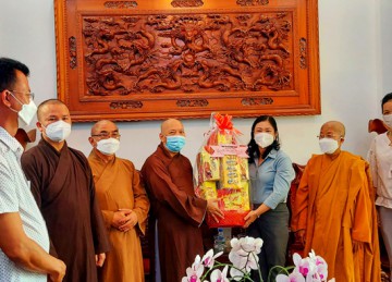 TX.Gò Công: Ban Trị sự Phật giáo thị xã thăm và chúc Tết chính quyền các cấp nhân dịp Xuân Nhâm Dần