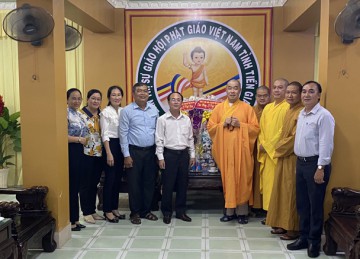 Tiền Giang: Phái đoàn Thành ủy Mỹ Tho chúc mừng Đại lễ Phật đản năm 2022 đến chư Tôn đức Thường trực BTS Phật giáo tỉnh