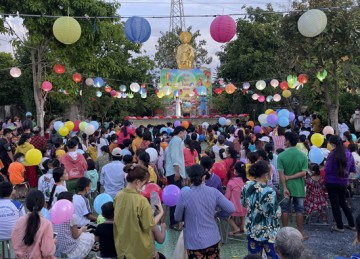 Tiền Giang: Ban Từ thiện Xã hội Phật giáo tỉnh trao 1000 phần quà Trung thu cho các em Thiếu nhi tại huyện Châu Thành