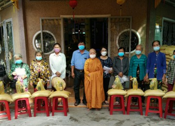 H.Châu Thành: Tịnh xá Ngọc Hiệp mang niềm vui đến các hoàn cảnh khó khăn nhân dịp Đại lễ Phật đản