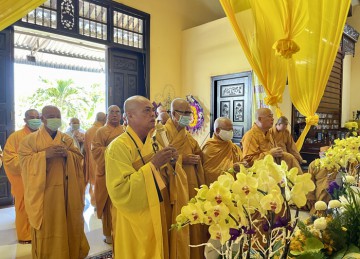 H.Gò Công Đông: Ban Trị sự Phật giáo huyện và các phái đoàn viếng tang lễ Hòa thượng Thích Thiện Tâm