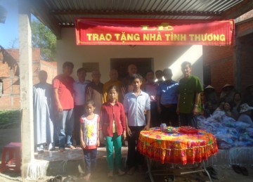 H. Châu Thành: BTSPG Huyện Hóc Môn Đến Trao Nhà Tình Thương