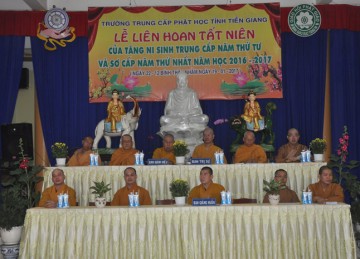 Tiền Giang: Trường Trung Cấp Phật Học Liên Hoan Tất Niên