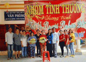 H.Tân Phú Đông: Tổ đình Linh Bửu tặng quà Tết đến người nghèo