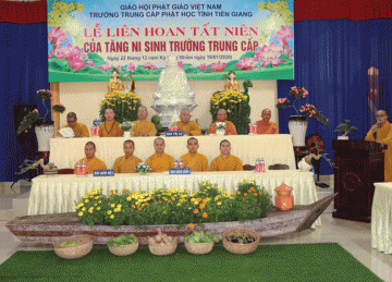Tiền Giang: Trường Trung cấp Phật học tổ chức Liên hoan tất niên – chúc Tết chư vị Giáo thọ sư