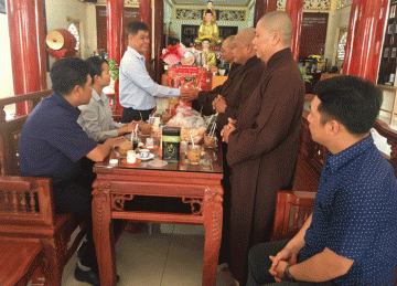 H.Gò Công Tây: Ban Tôn giáo tỉnh thăm và chúc Tết Ban Trị sự Phật giáo huyện 