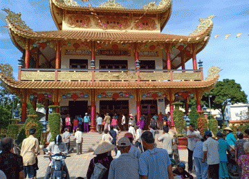 H.Gò Công Tây: Chùa Linh Sơn tổ chức tặng quà từ thiện kỷ niệm ngày Đức Phật Thành đạo