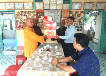 H.Gò Công Đông: Ban Tôn giáo tỉnh thăm và chúc Tết Ban Trị sự Phật giáo huyện 
