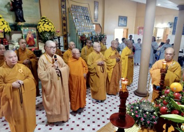 H.Gò Công Đông: Ban Trị sự Phật giáo tỉnh và các phái đoàn kính viếng Tang lễ Thượng toạ Thích Thiện Kim