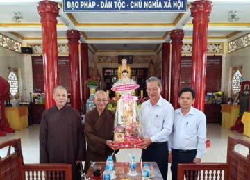 H.Gò Công Tây: Thường trực BTS Phật giáo tiếp đoàn Ban Tôn giáo và UB MTTQVN tỉnh đến thăm, chúc mừng xuân Tân Sửu