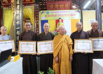 TX.Cai Lậy: Phật giáo thị xã tổng kết công tác Phật sự năm 2020, trao tặng 100 phần quà từ thiện