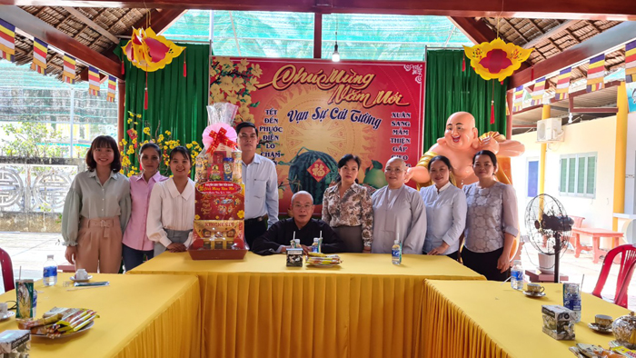 H.Tân Phú Đông: Ban Tôn giáo tỉnh thăm và chúc tết Ban Trị sự Phật giáo