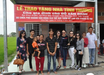 H.Tân Phước: Chùa Phú Khánh tổ chức bàn giao nhà tình thương tại xã Phú Mỹ