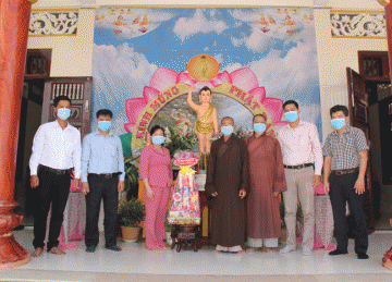 H.Gò Công Tây: Ban Tôn giáo tỉnh thăm và chúc mừng Phật đản Phật giáo huyện