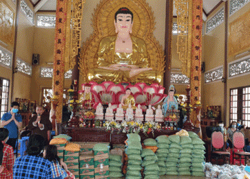H.Chợ Gạo: Chùa Khánh Lâm hỗ trợ các hoàn cảnh khó khăn nhân mùa Phật Đản