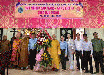 TX.Gò Công: Lãnh đạo Thị xã thăm và chúc mừng chư Tăng trường Hạ chùa Huệ Quang