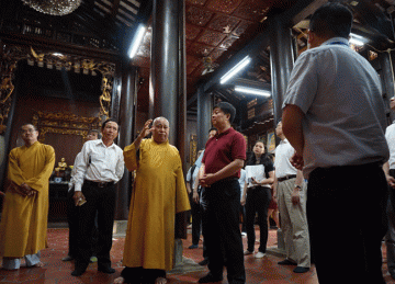 Tiền Giang: Đoàn Chuyên Gia Trung Quốc Thăm và Lễ Phật Tại Chùa Vĩnh Tràng