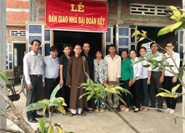 H.Gò Công Đông: Lễ Trao tặng nhà đại đoàn kết tại xã Tân Điền