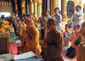 Tiền Giang: Ban Trị sự Phật giáo thị xã Gò Công tổ chức thăm viếng và cúng dường các trường hạ