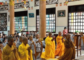 Tiền Giang: Ban Trị sự Phật giáo huyện Gò Công Đông thăm và cúng dường 5 trường hạ trong tỉnh