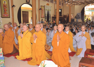 Tiền Giang: Ban Trị sự Phật giáo huyện Châu Thành tổ chức cúng dường trường Hạ