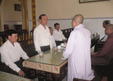 H. Châu Thành: Lãnh đạo Huyện ủy Châu Thành viếng các chùa nhân mùa Vu Lan