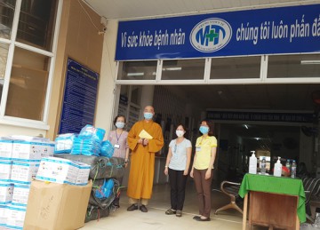 Tiền Giang: Ban Trị sự Phật giáo tỉnh ủng hộ hơn 20 tấn gạo và vật tư y tế phòng chống dịch tại TP.Mỹ Tho