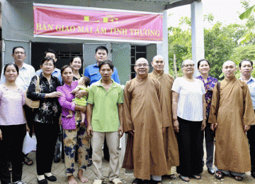 TX.Gò Công: BTS Phật giáo thị xã tổ chức bàn giao “Mái ấm Tình thương” tại xã Long Thuận