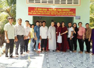H.Châu Thành: Chùa Nam An trao nhà tình thương và tặng quà tại bệnh viện Tâm Thần tỉnh Tiền Giang