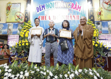 TX.Gò Công: Hội Từ thiện chùa Dư Khánh kỷ niệm một năm thành lập, tặng 250 phần quà Trung Thu đến các em thiếu nhi
