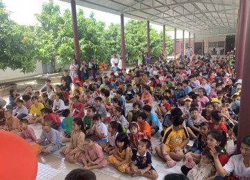 H.Cái Bè: Chùa Phước Huệ tổ chức vui Trung thu cho hơn 600 em Thiếu nhi