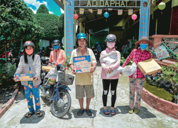H.Tân Phước: Ấm áp những phần quà Vu lan của chùa Phú Khánh gửi đến bà con nghèo xã Phú Mỹ
