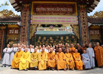 Tiền Giang: Trường Trung cấp Phật học tiếp đoàn Thanh tra Ban Giáo dục Phật giáo Trung ương đến thăm và làm việc