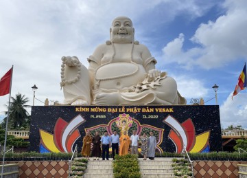 Tiền Giang: Lãnh đạo UB MTTQVN tỉnh thăm và chúc mừng Phật Đản PL.2566 đến chư Tôn đức Ban Trị sự Phật giáo