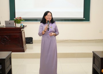 Tiền Giang: Bà Bùi Thị Mai – Trưởng ban Tôn giáo tỉnh thuyết trình tại khóa Kiết Đông 2023