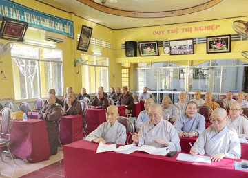 H.Cai Lậy: Ban Trị sự Phật giáo huyện Bố tát và họp lệ tháng 8 năm Quý Mão