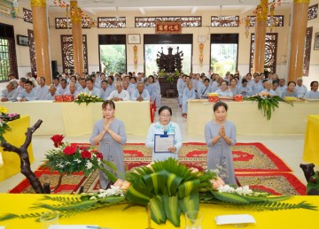 H.Châu Thành: Đạo tràng Bát Quan trai chùa Linh Phong tổ chức Tổng kết tu học năm Quý Mão