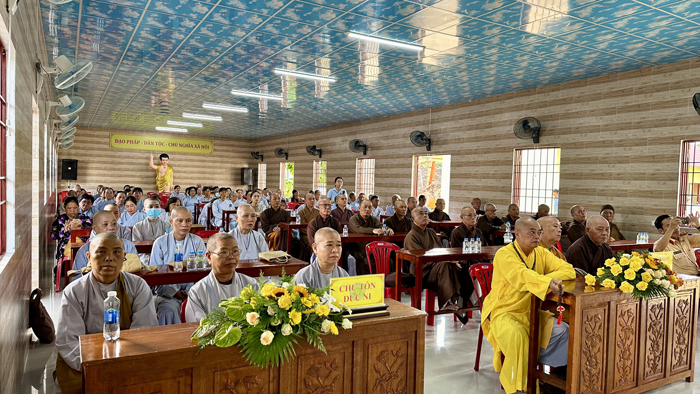 H.Gò Công Đông: Tuyên truyền về an toàn giao thông cho Tăng Ni, Phật tử trong huyện