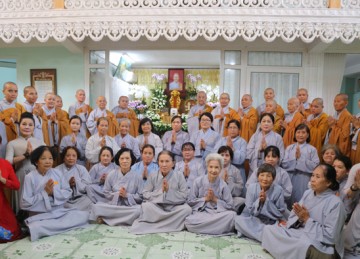 TX.Cai Lậy: Chùa Phật Bửu Ni họp mặt Tông phong và trao quà từ thiện nhân ngày Vía đức Quán Thế Âm Bồ Tát 